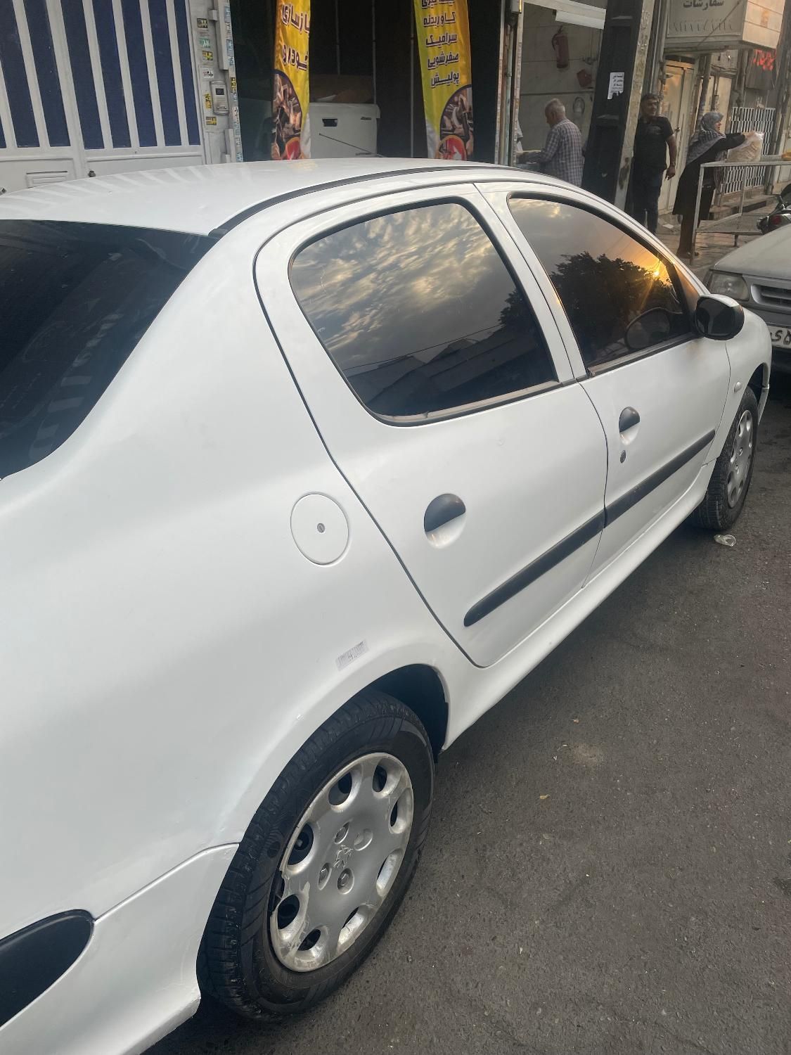 پژو ۲۰۶ صندوق دار v8 - 1398