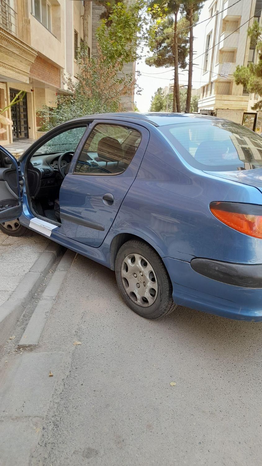 پژو ۲۰۶ صندوق دار v8 - 1394