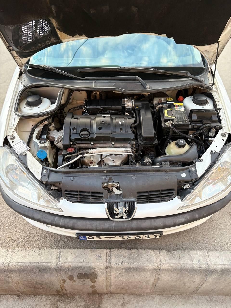 پژو ۲۰۶ صندوق دار v8 - 1394