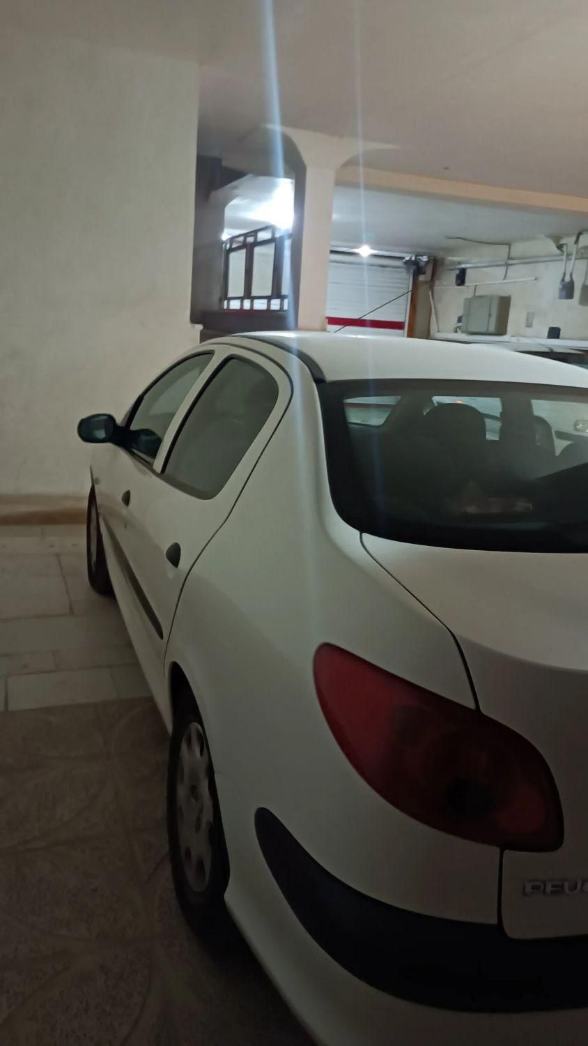 پژو ۲۰۶ صندوق دار v8 - 1395