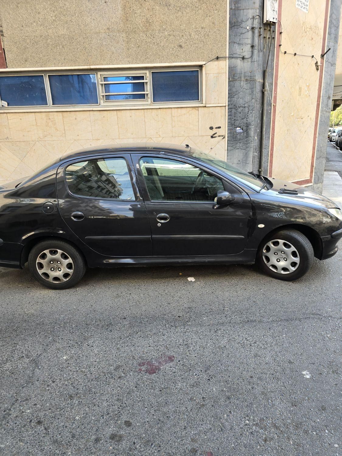 پژو ۲۰۶ صندوق دار v8 - 1392