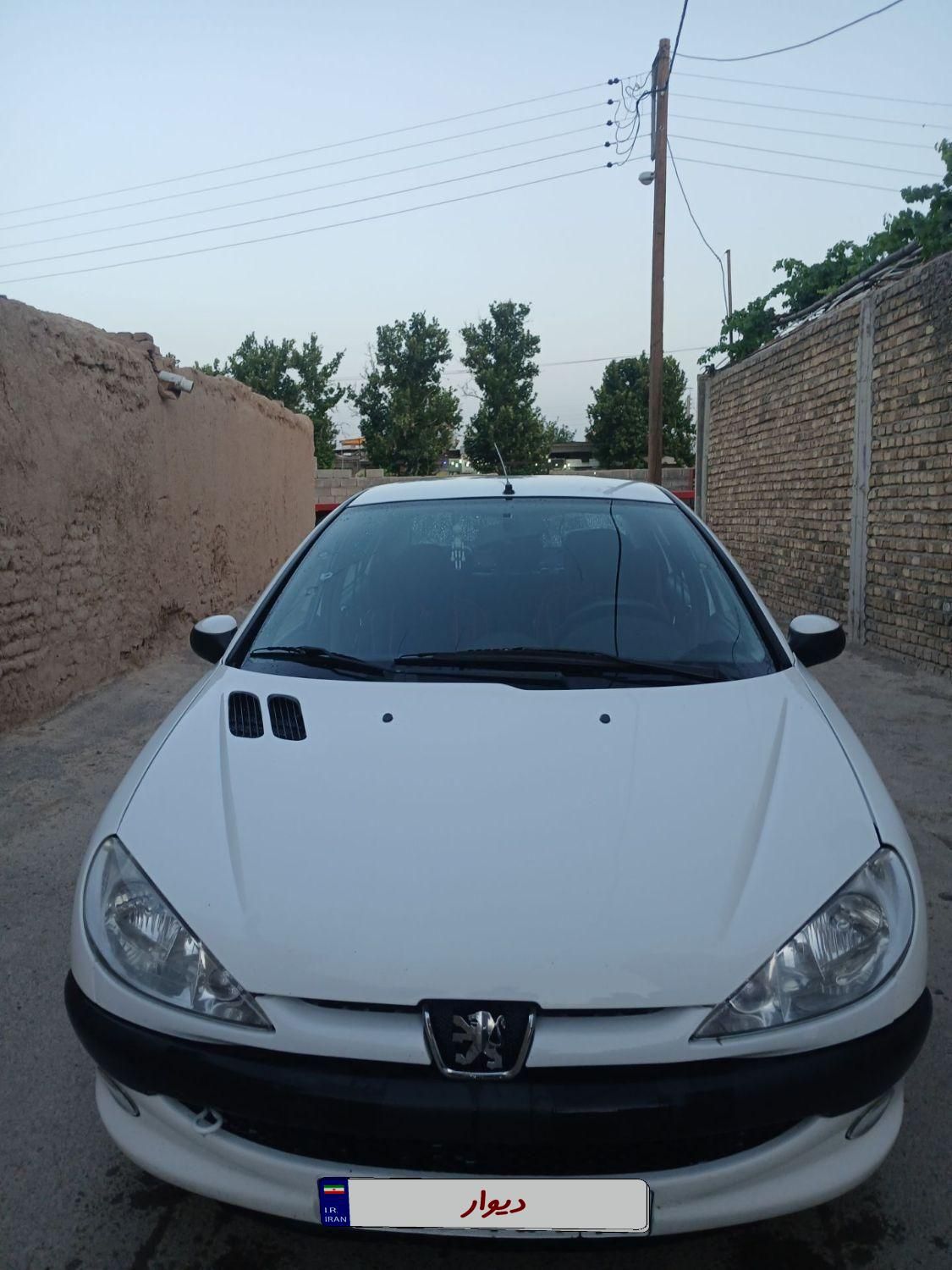 پژو ۲۰۶ صندوق دار v8 - 1399