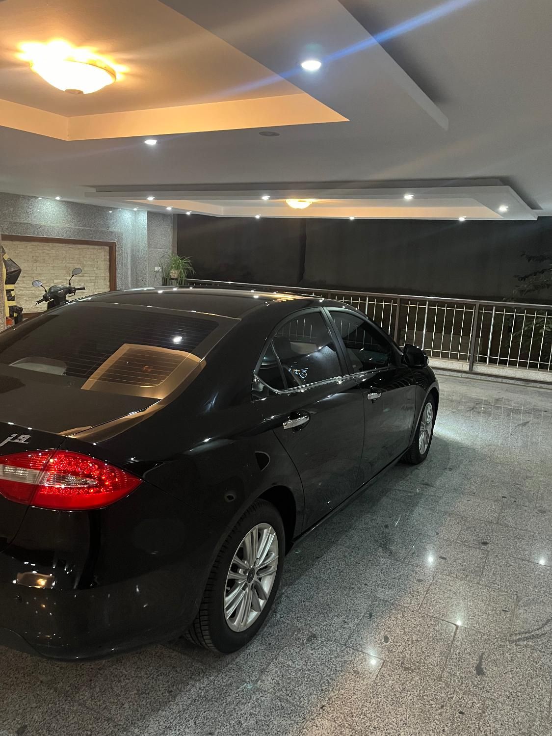 جک J5 اتوماتیک - 1395