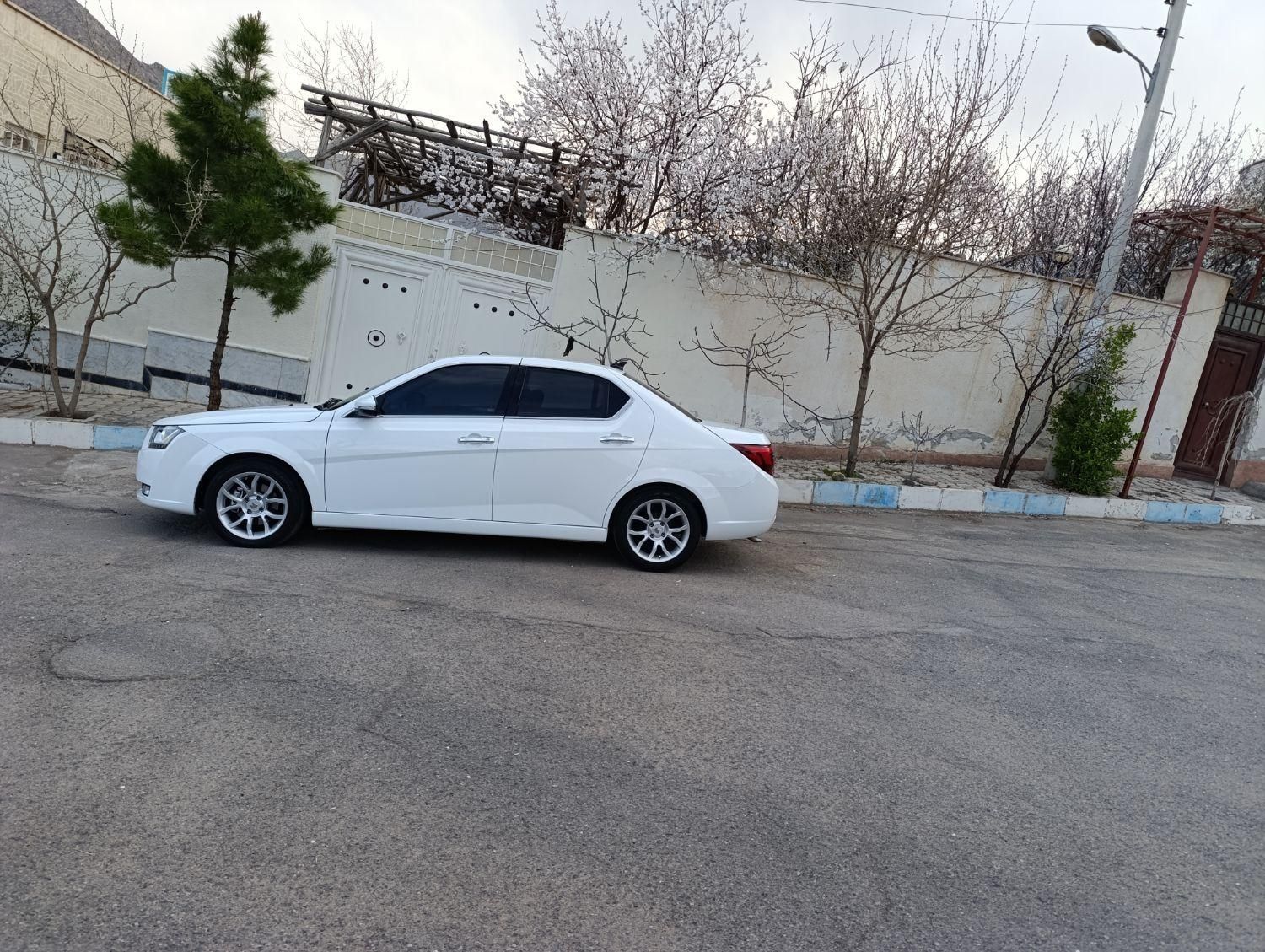دنا پلاس تیپ ۲ سانروف ۴ ایربگ - 1401