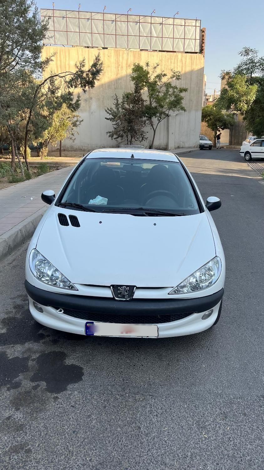 پژو ۲۰۶ صندوق دار v8 - 1393