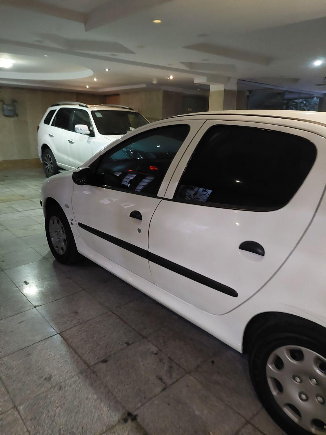 پژو ۲۰۶ صندوق دار v8 - 1395