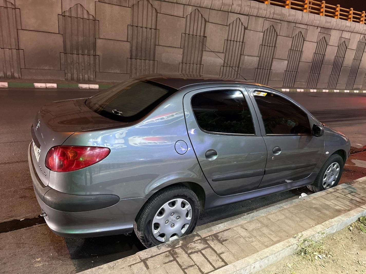 پژو ۲۰۶ صندوق دار v8 - 1394