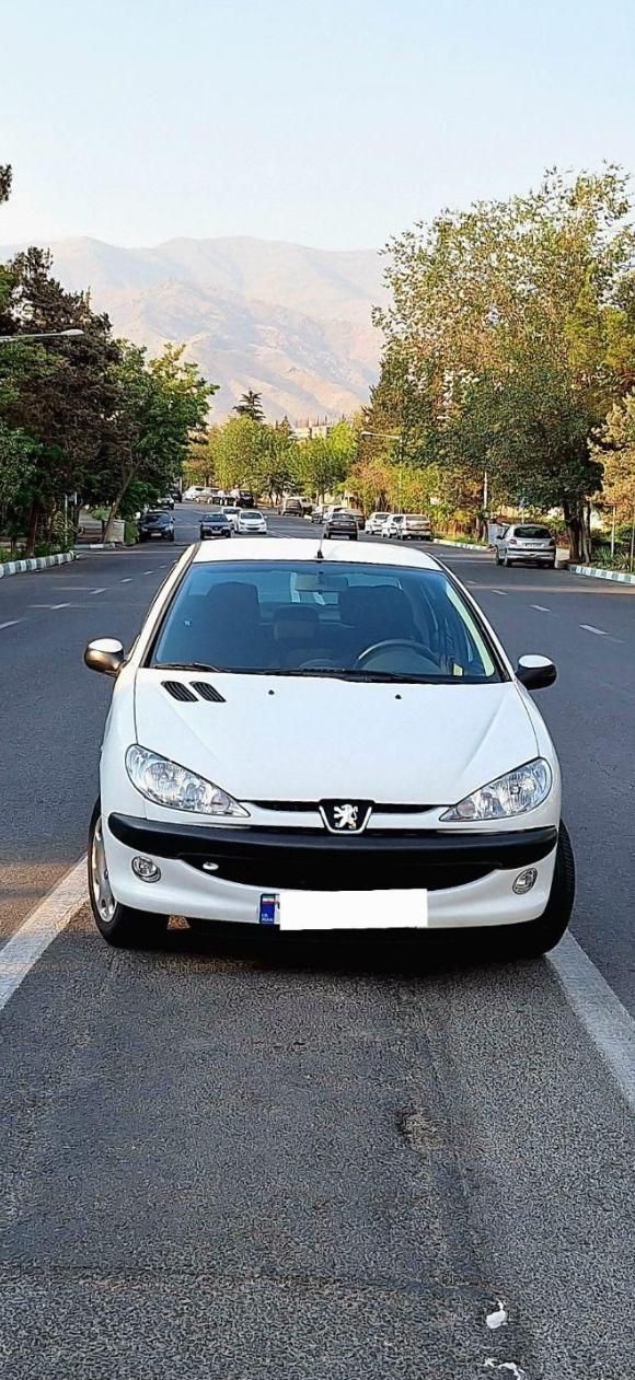 پژو ۲۰۶ صندوق دار v8 - 1397