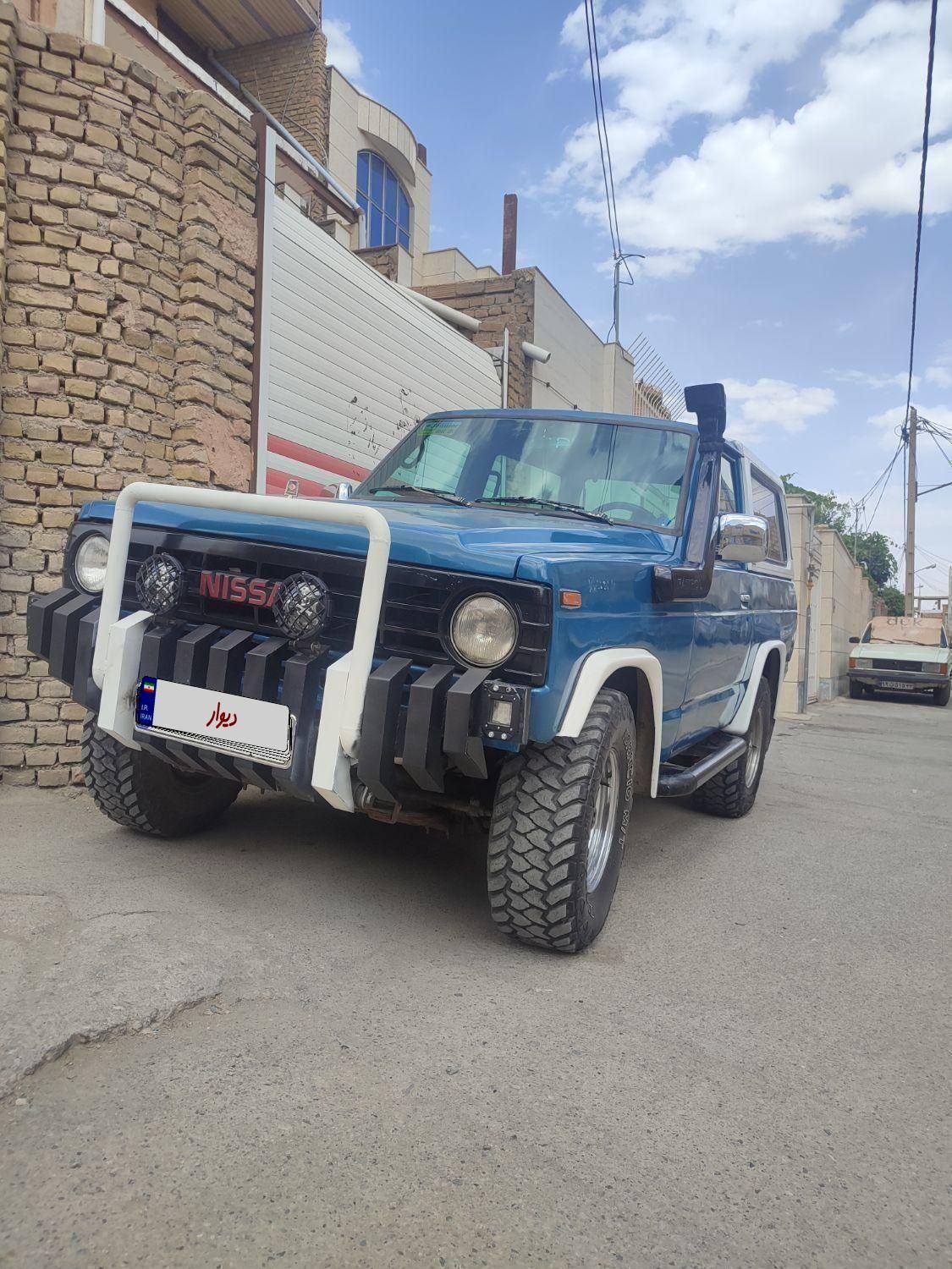 نیسان پاترول دو درب دنده‌ای - 1989