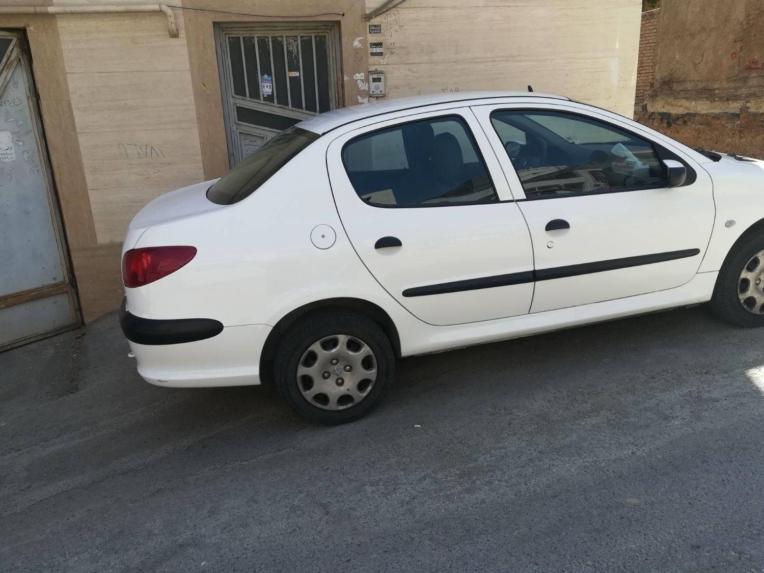 پژو ۲۰۶ صندوق دار v8 - 1397