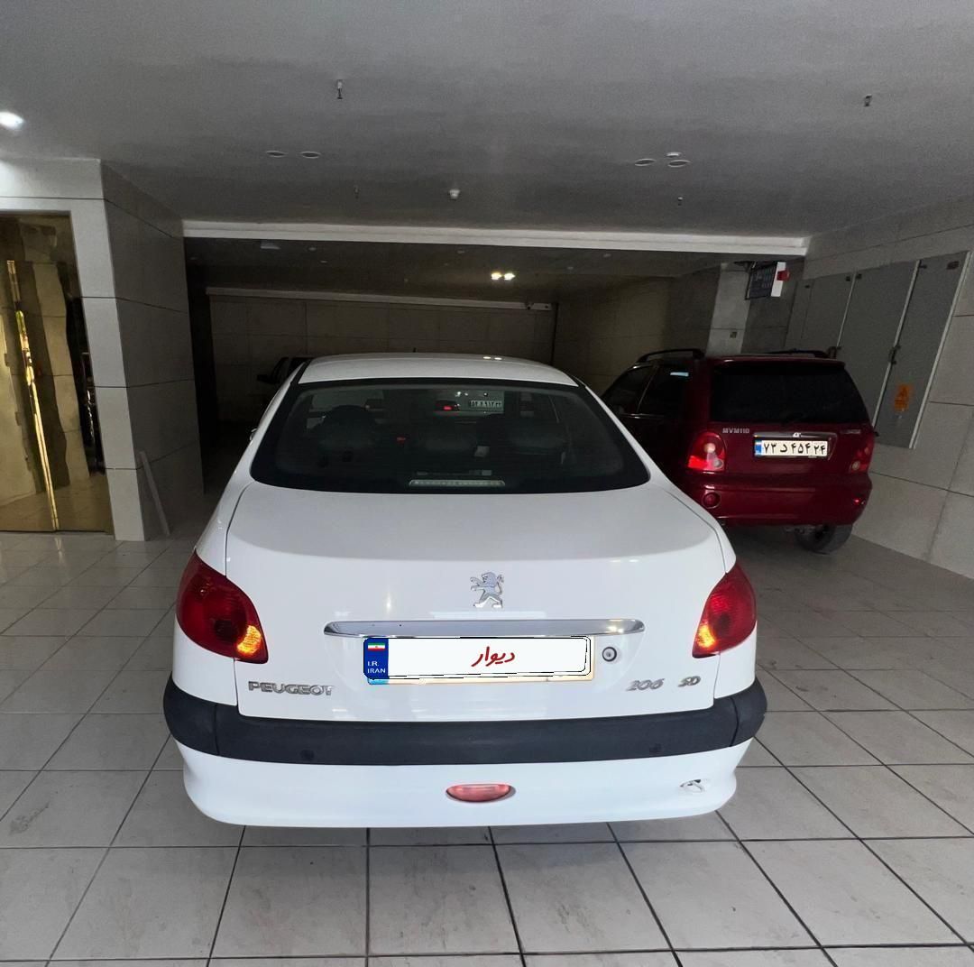 پژو ۲۰۶ صندوق دار v8 - 1395