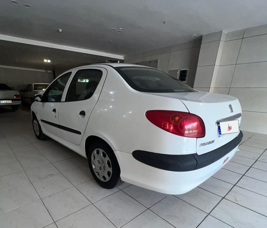 پژو ۲۰۶ صندوق دار v8 - 1395