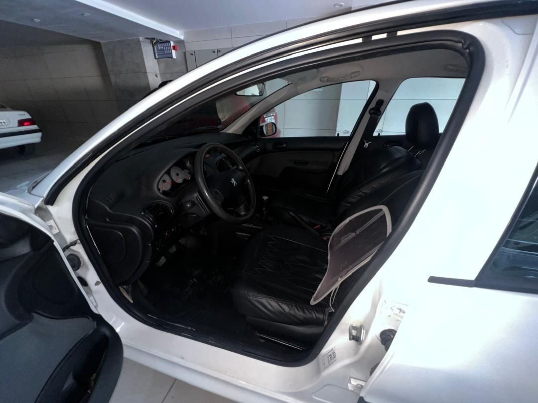 پژو ۲۰۶ صندوق دار v8 - 1395
