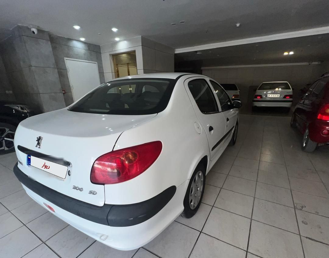پژو ۲۰۶ صندوق دار v8 - 1395
