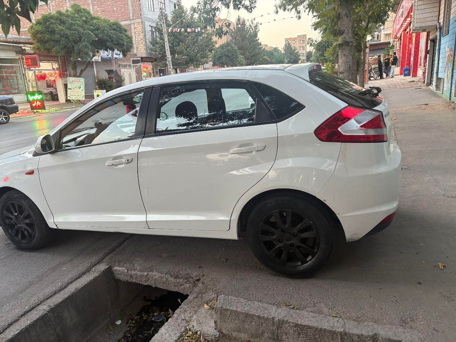 ام وی ام 315 هاچ بک اسپرت لاکچری - 1394