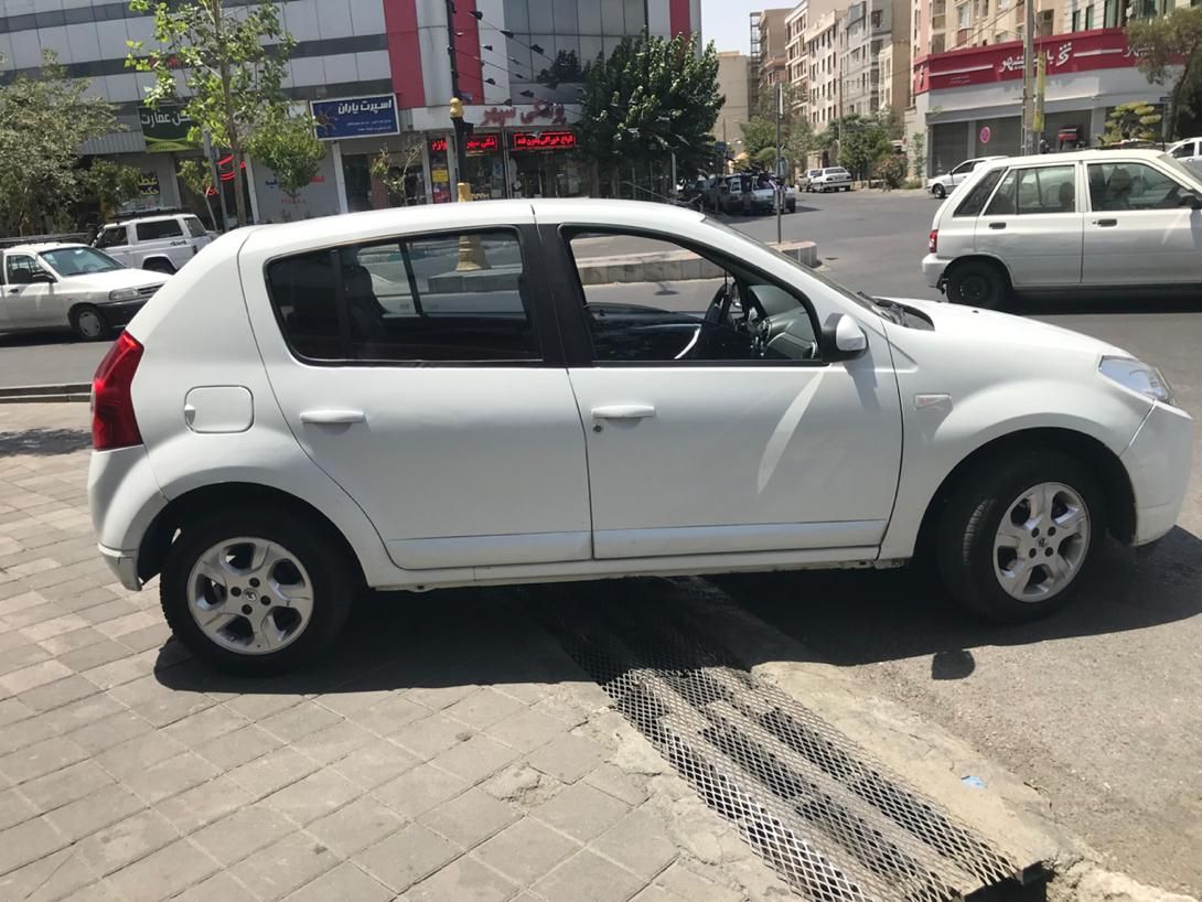 رنو ساندرو اتوماتیک - 1396
