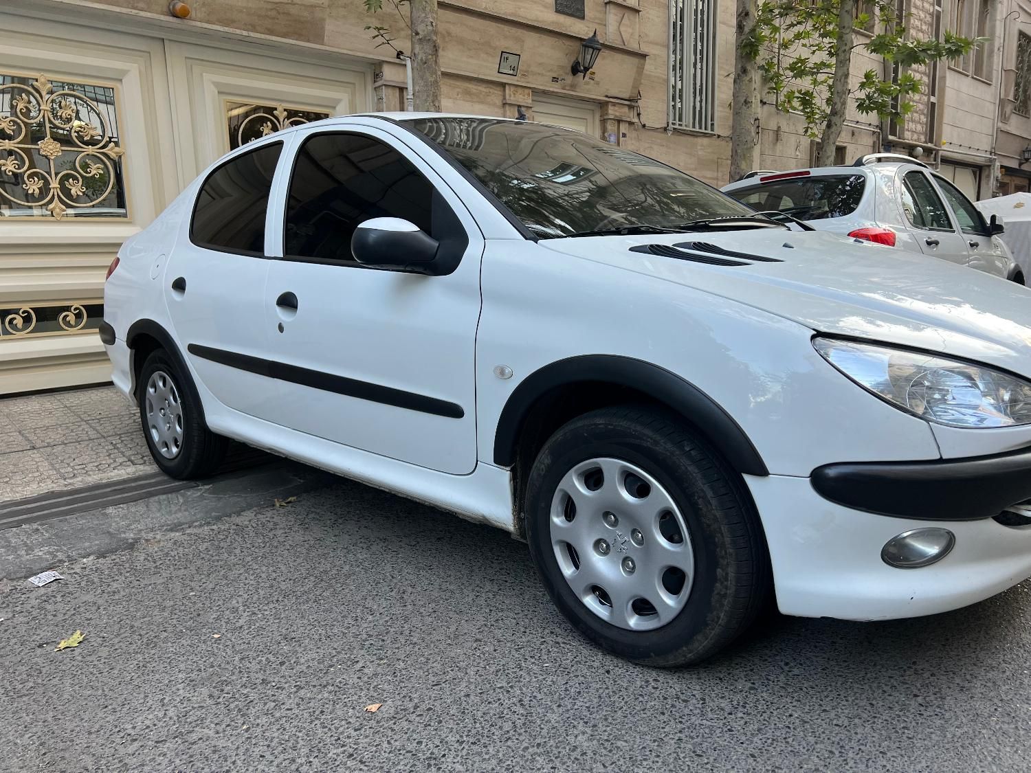 پژو ۲۰۶ صندوق دار v8 - 1394