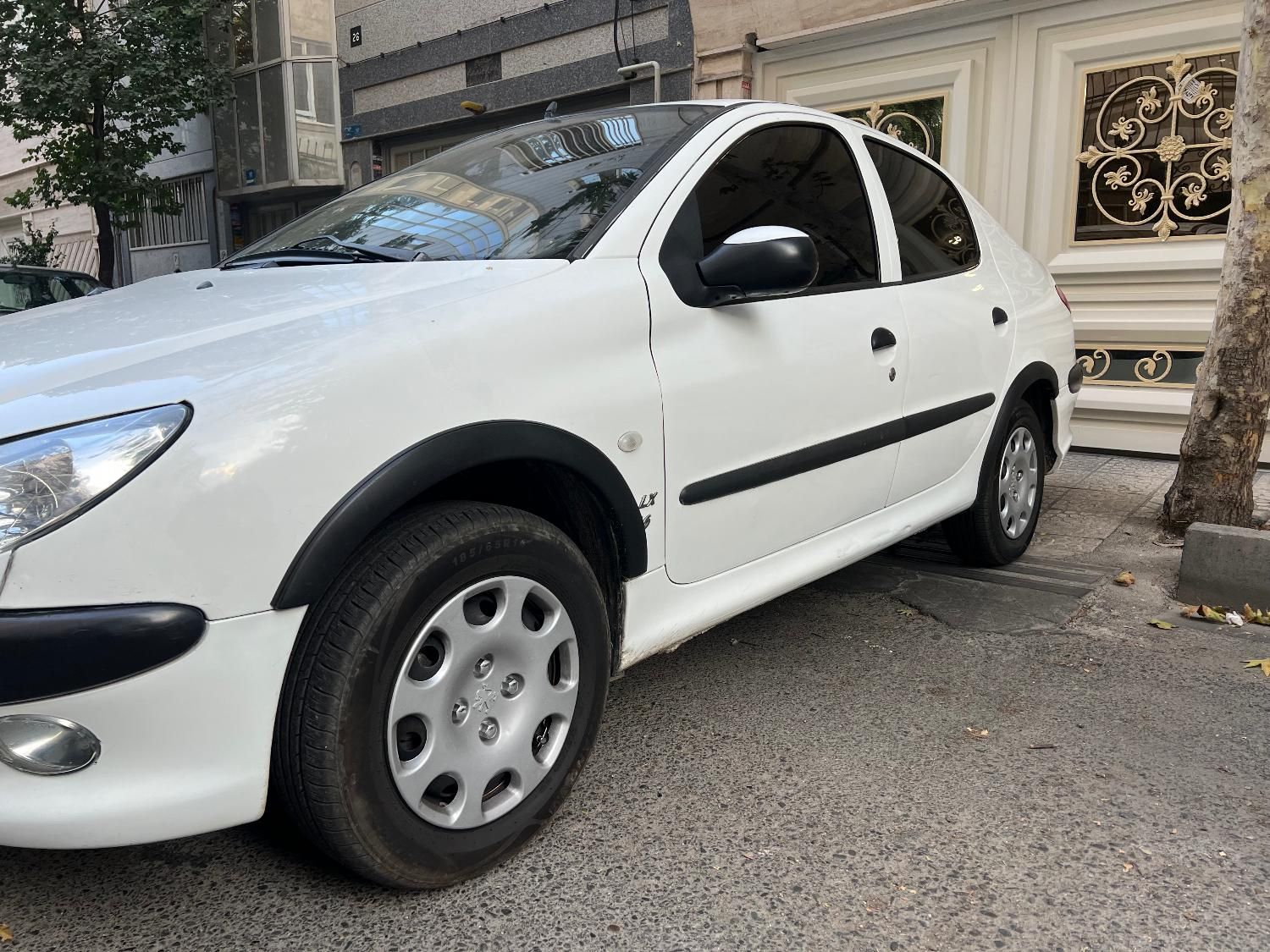 پژو ۲۰۶ صندوق دار v8 - 1394