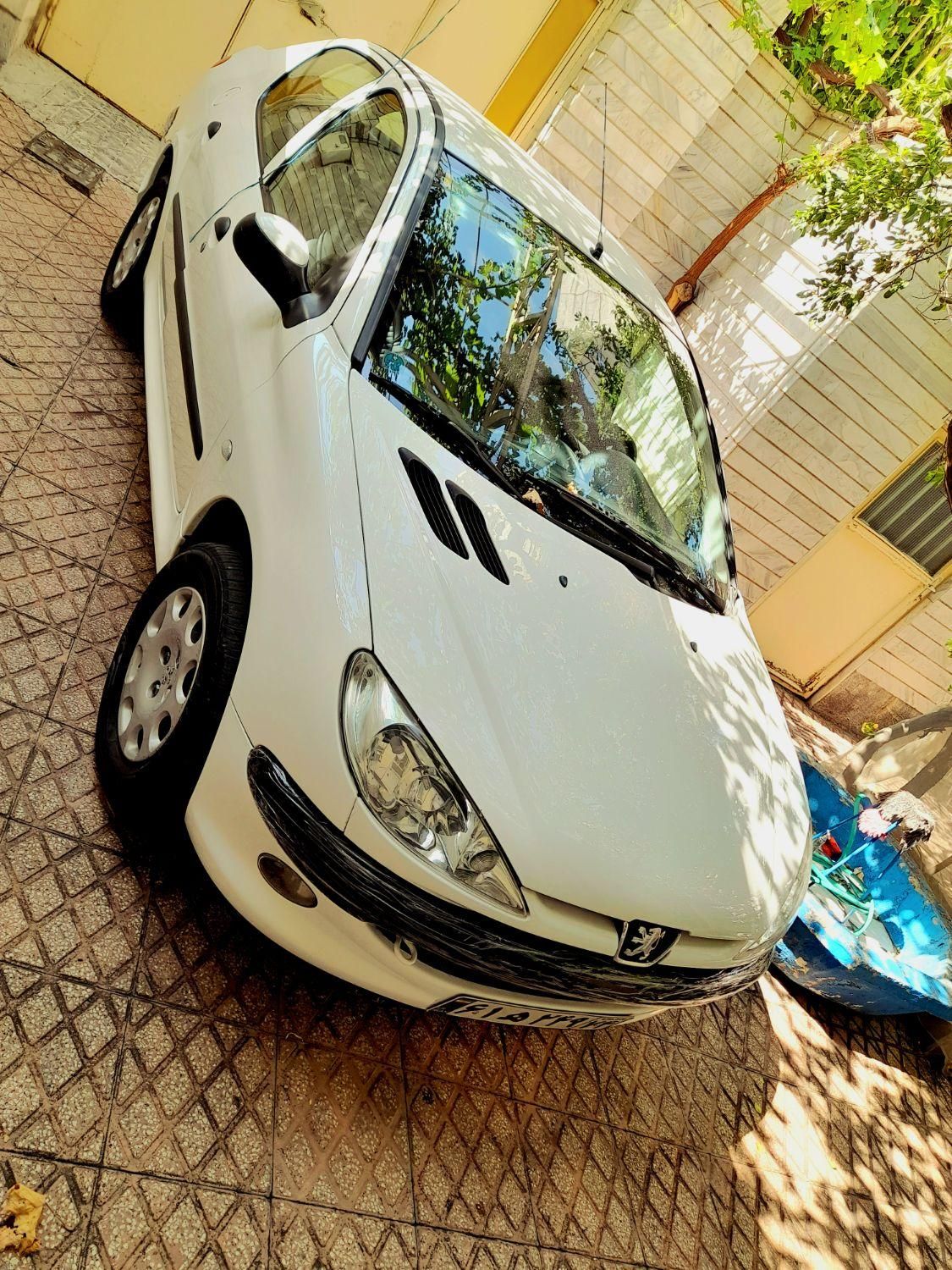 پژو ۲۰۶ صندوق دار v8 - 1397