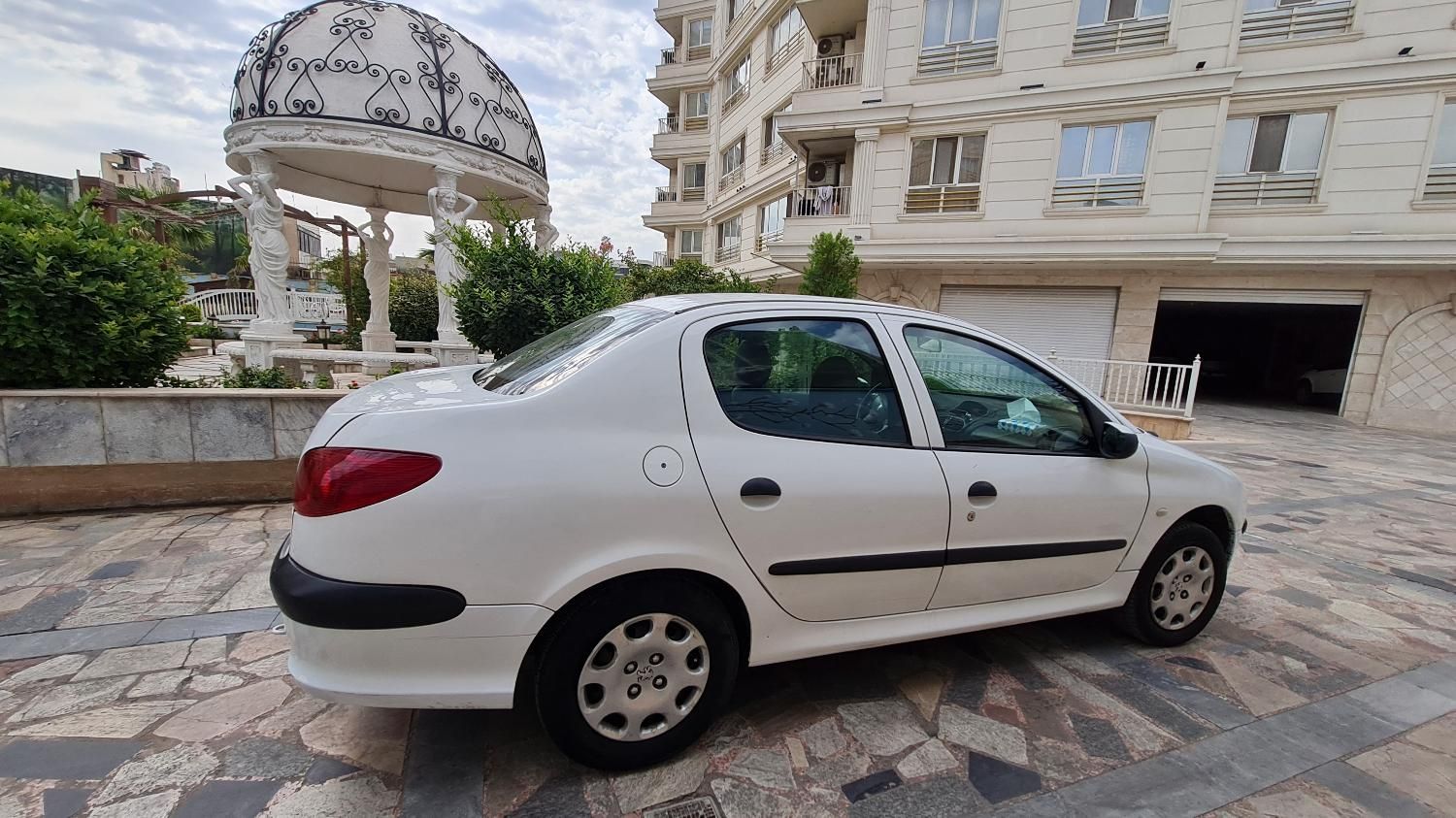 پژو ۲۰۶ صندوق دار v8 - 1393