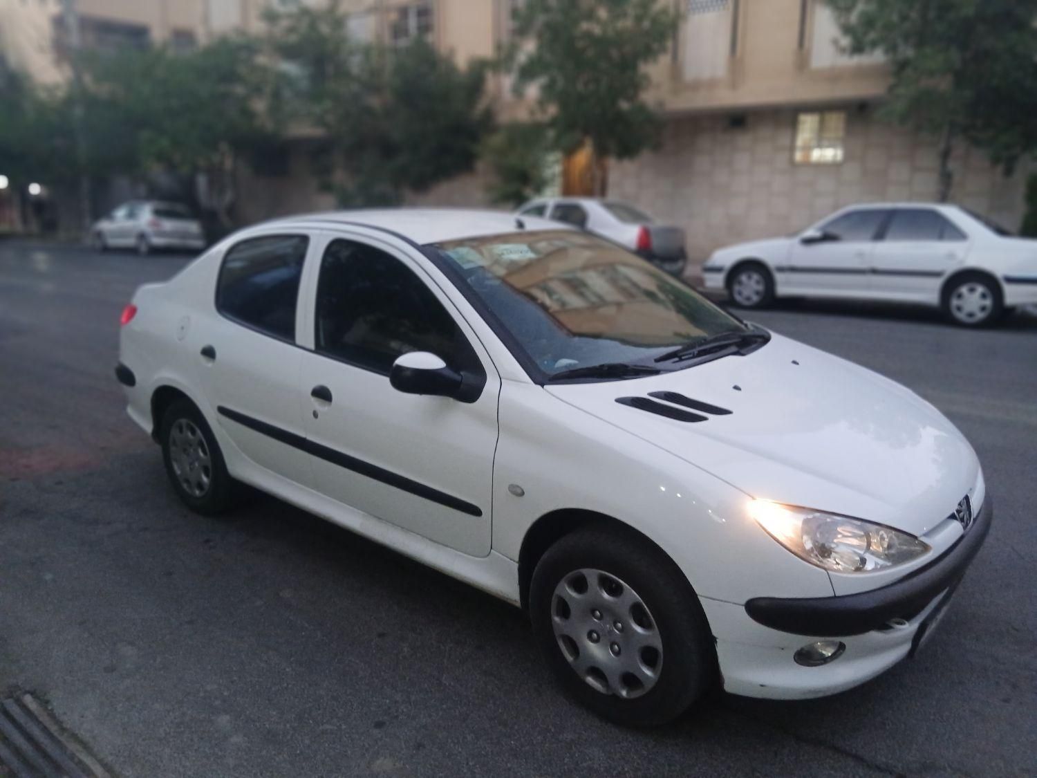 پژو ۲۰۶ صندوق دار v8 - 1400