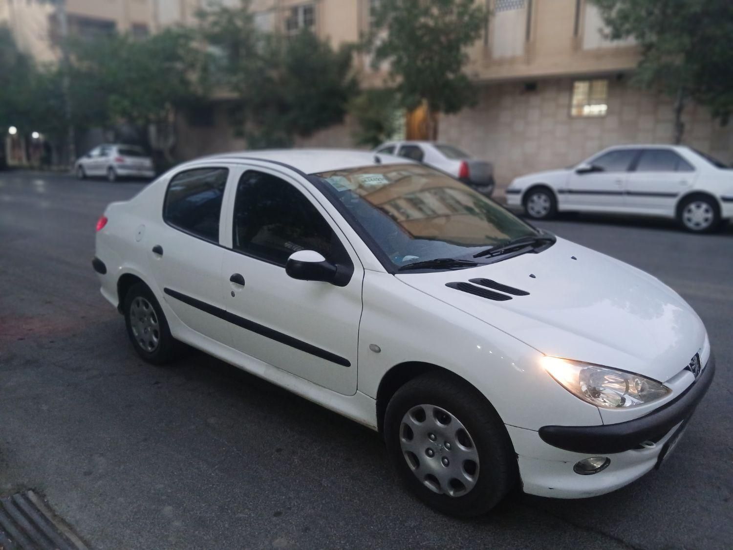 پژو ۲۰۶ صندوق دار v8 - 1400