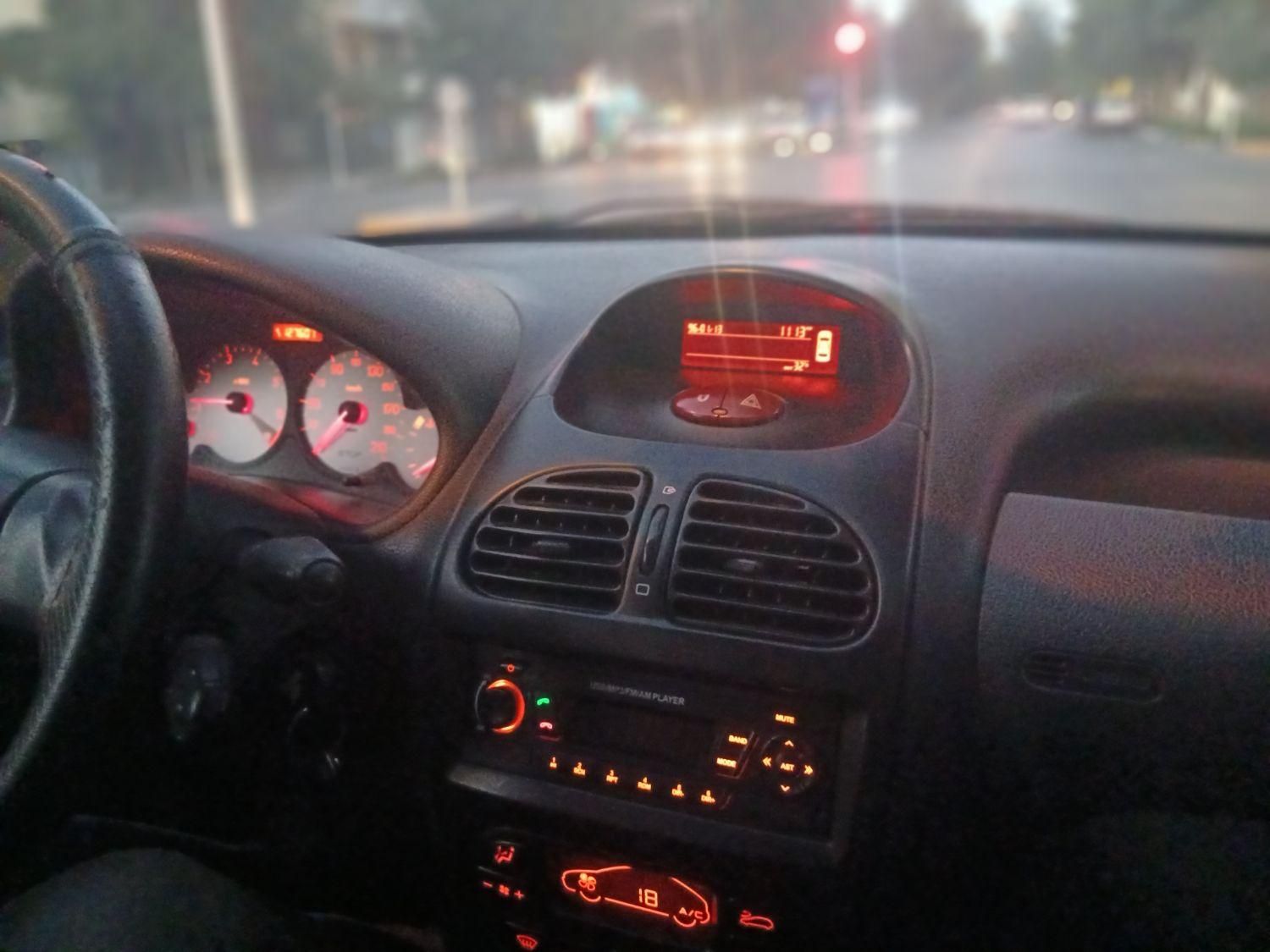 پژو ۲۰۶ صندوق دار v8 - 1400