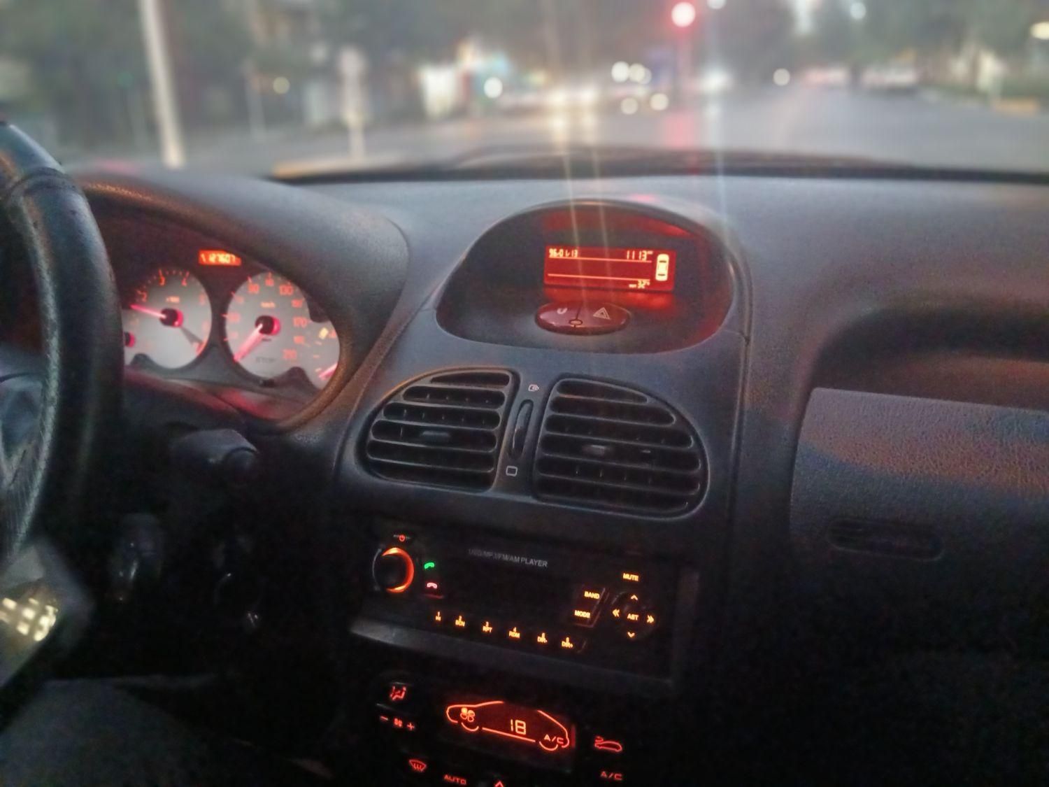 پژو ۲۰۶ صندوق دار v8 - 1400