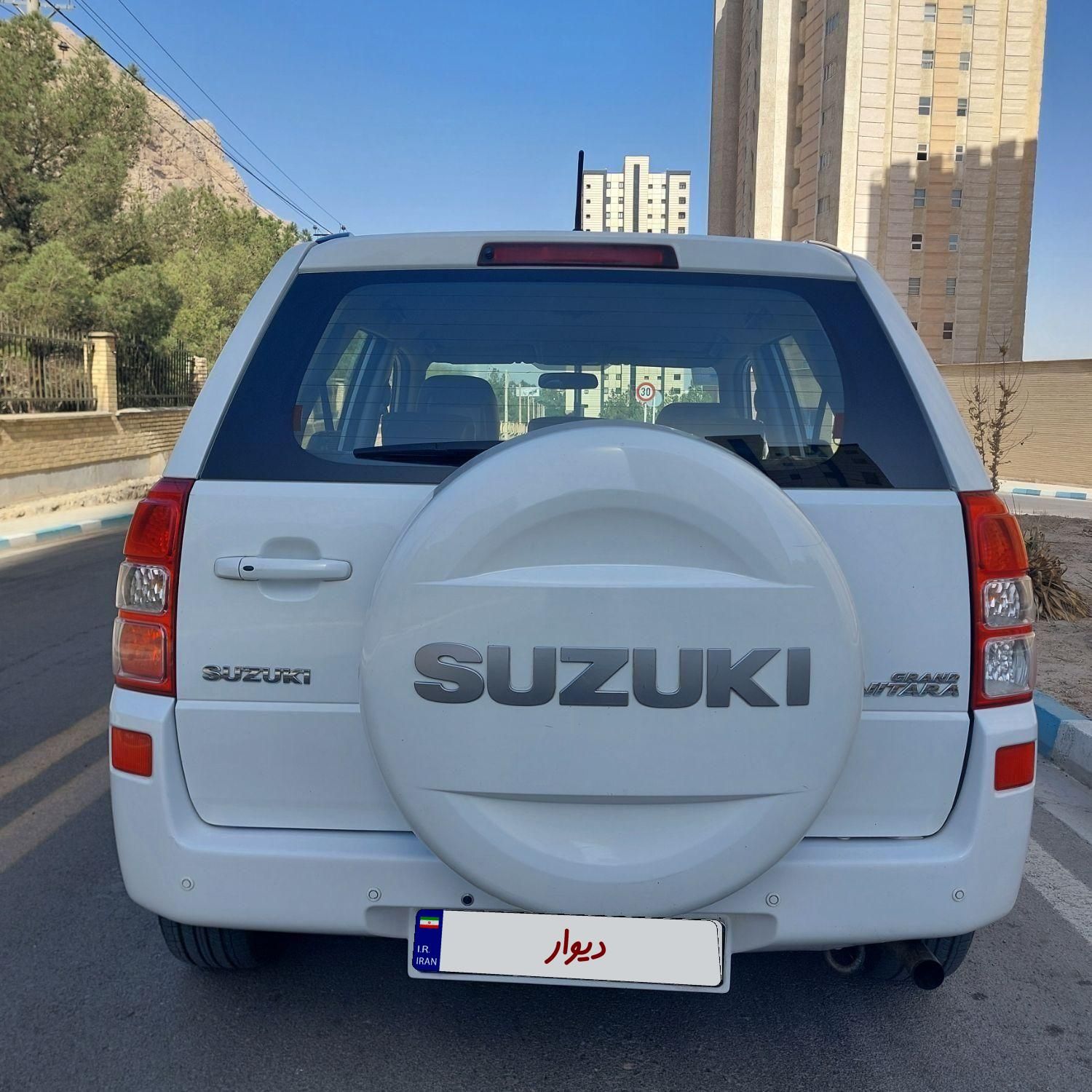 سوزوکی ویتارا ایران خودرو 2400 اتوماتیک - 1396