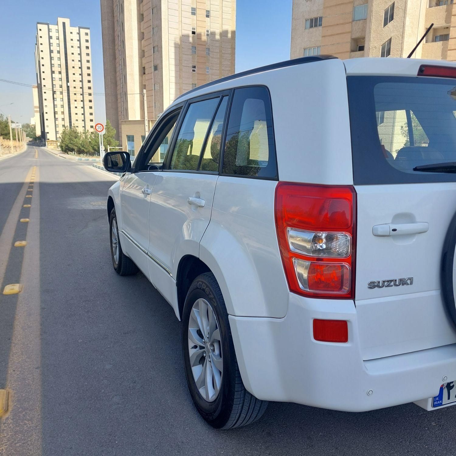 سوزوکی ویتارا ایران خودرو 2400 اتوماتیک - 1396
