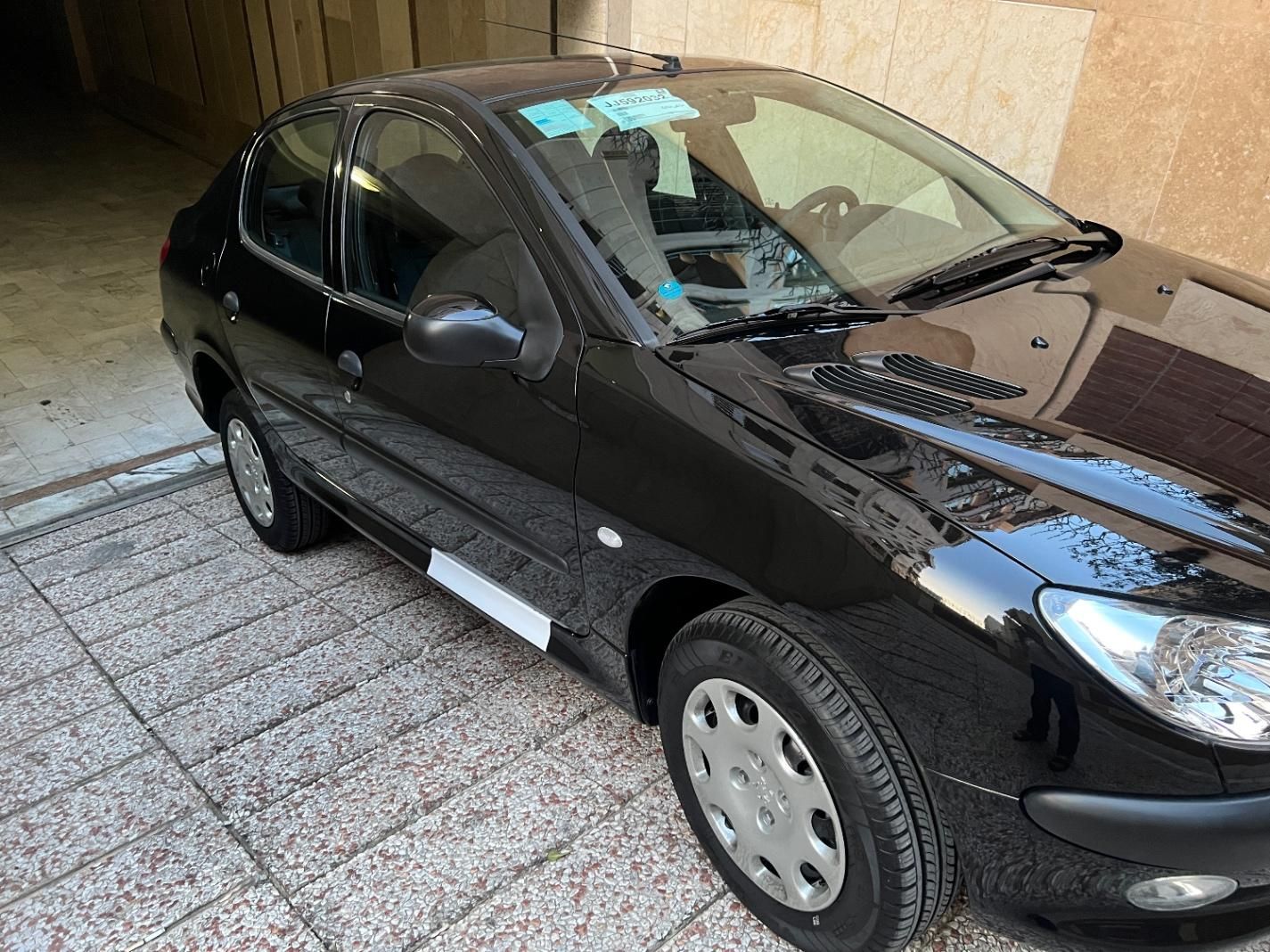 پژو ۲۰۶ صندوق دار v8 - 1397