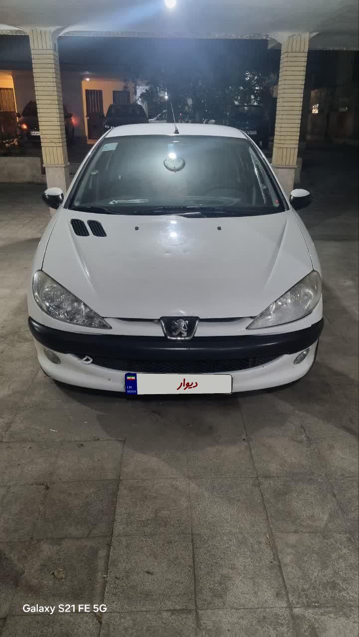 پژو ۲۰۶ صندوق دار v8 - 1393