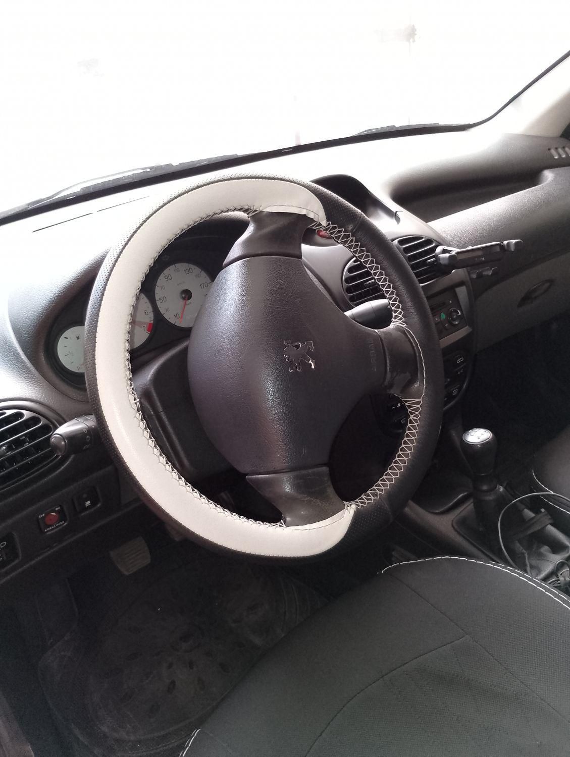 پژو ۲۰۶ صندوق دار v8 - 1394