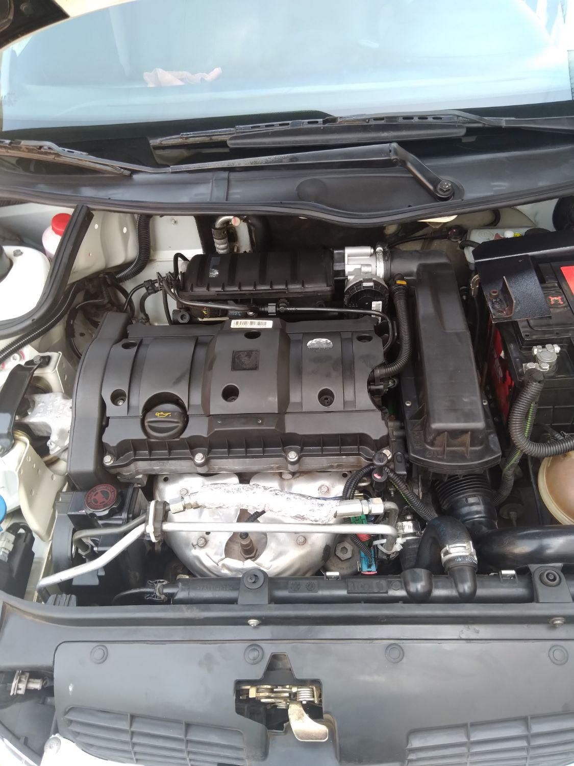 پژو ۲۰۶ صندوق دار v8 - 1396