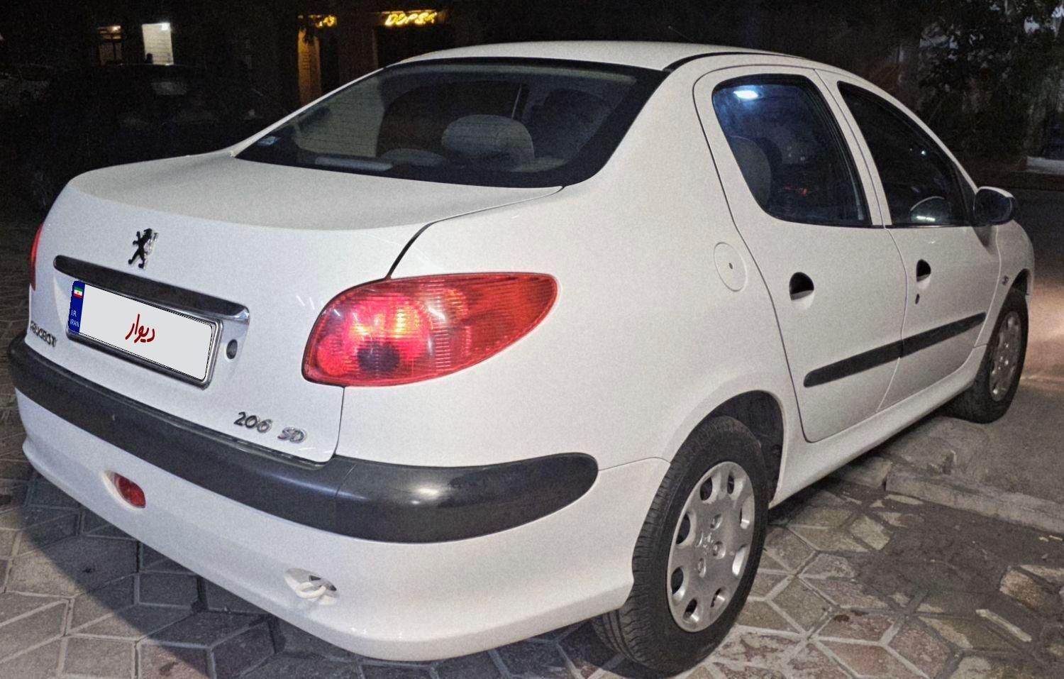 پژو ۲۰۶ صندوق دار v8 - 1398
