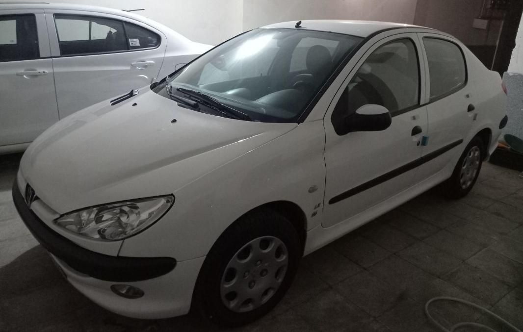پژو ۲۰۶ صندوق دار v8 - 1396