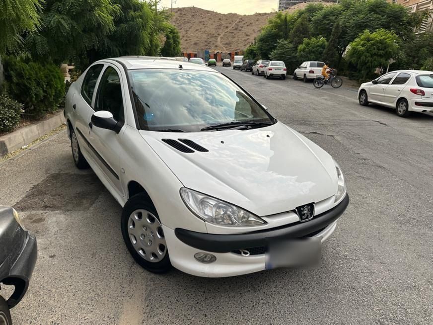 پژو ۲۰۶ صندوق دار v8 - 1392