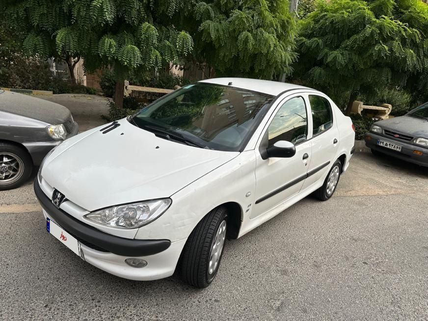 پژو ۲۰۶ صندوق دار v8 - 1392