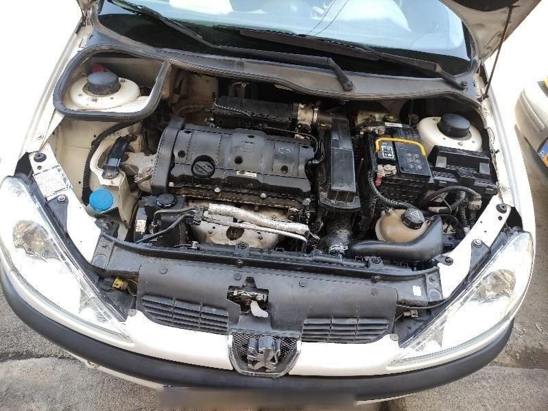 پژو ۲۰۶ صندوق دار v8 - 1394