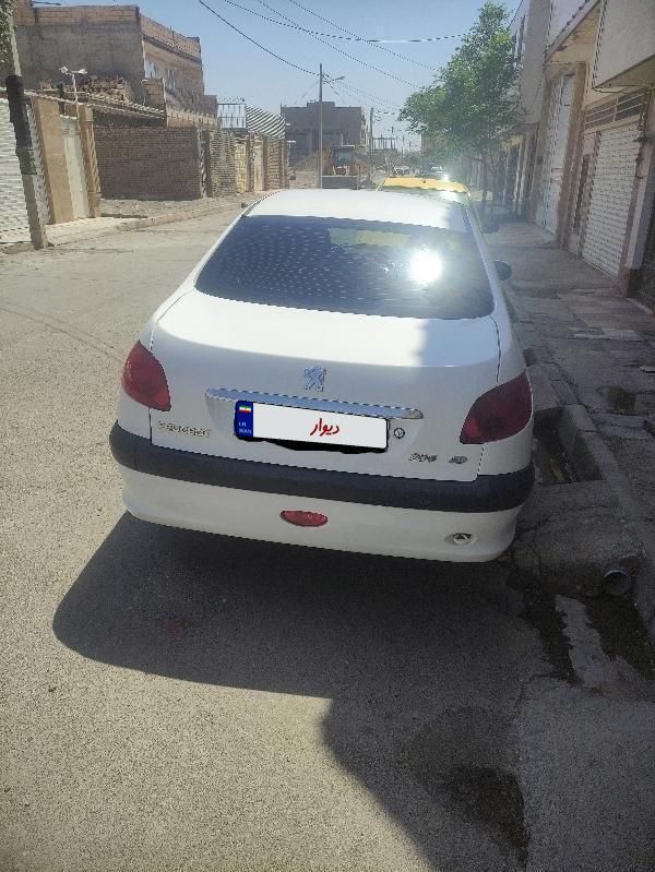 پژو ۲۰۶ صندوق دار v8 - 1394