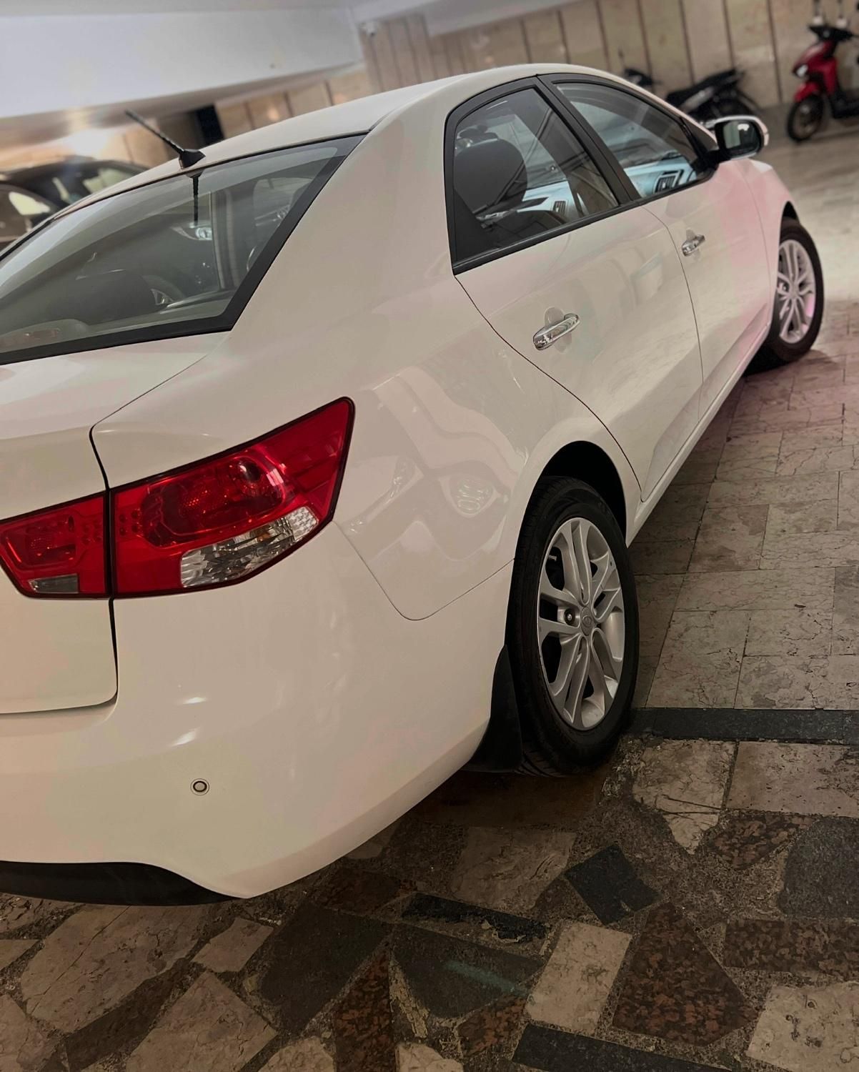 کیا سراتو 2.0 لیتر اتوماتیک GT لاین - 2017