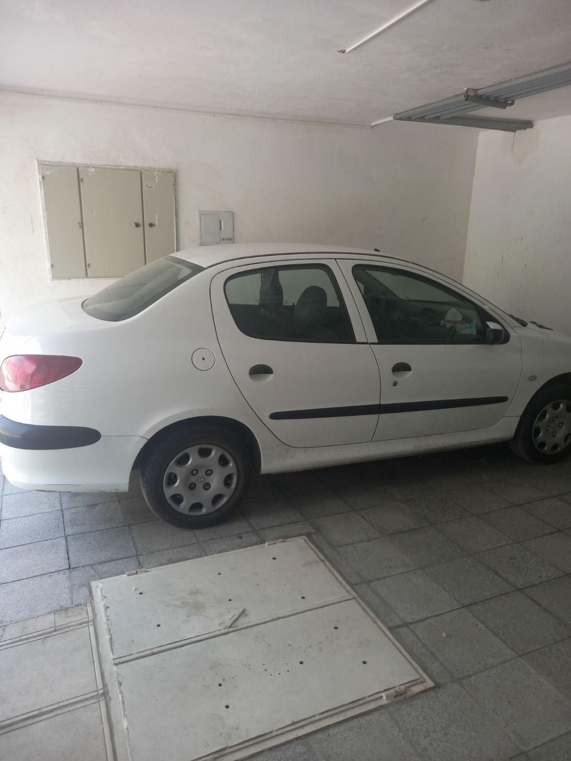 پژو ۲۰۶ صندوق دار v8 - 1398