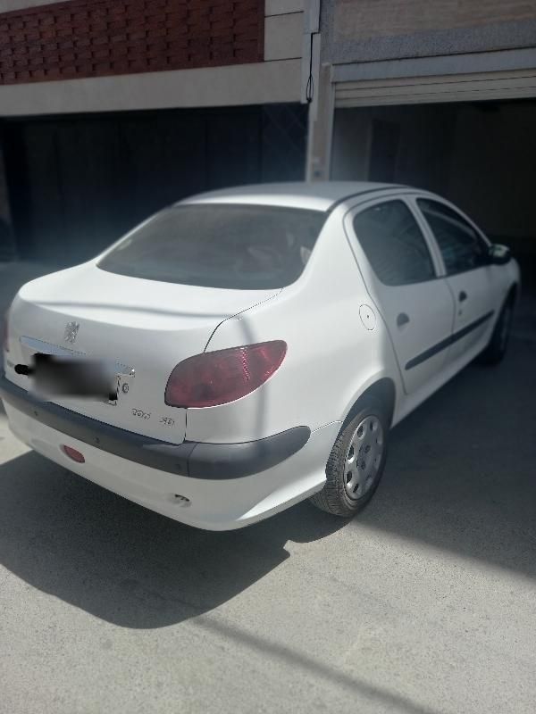 پژو ۲۰۶ صندوق دار v8 - 1398