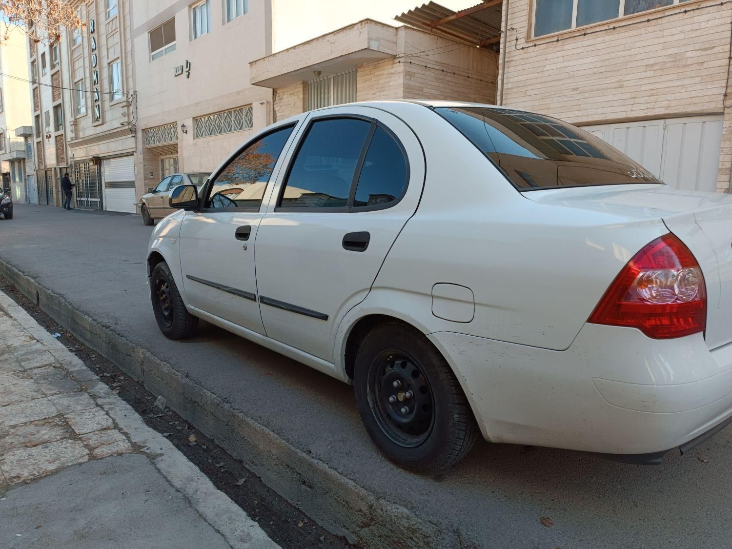 تیبا صندوق دار SX - 1399