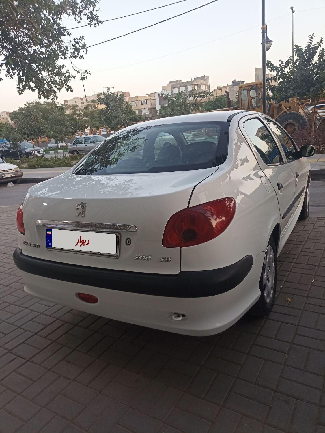 پژو ۲۰۶ صندوق دار v8 - 1400