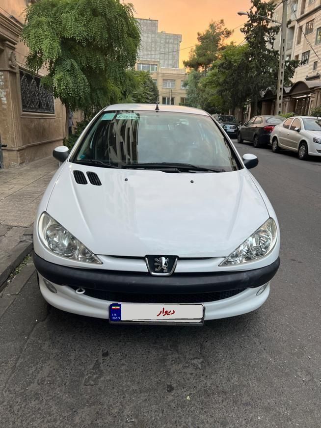 پژو ۲۰۶ صندوق دار v8 - 1397