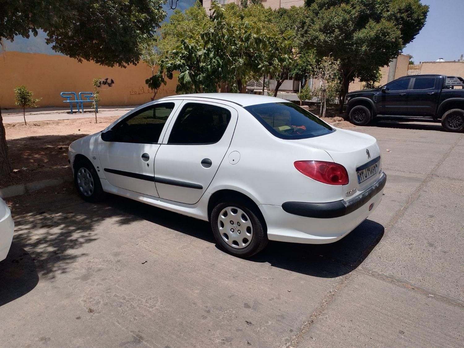 پژو ۲۰۶ صندوق دار v8 - 1390
