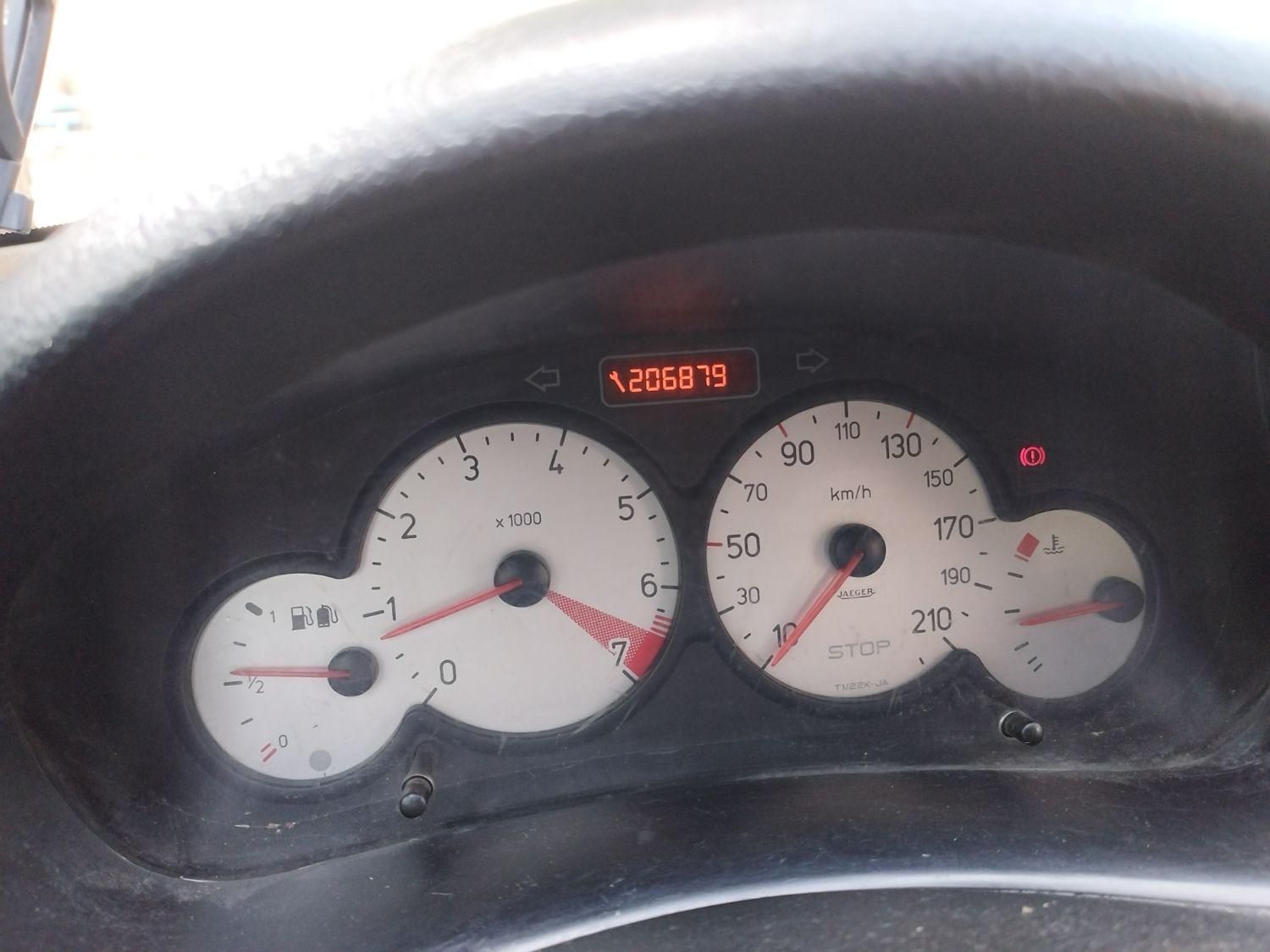 پژو ۲۰۶ صندوق دار v8 - 1390