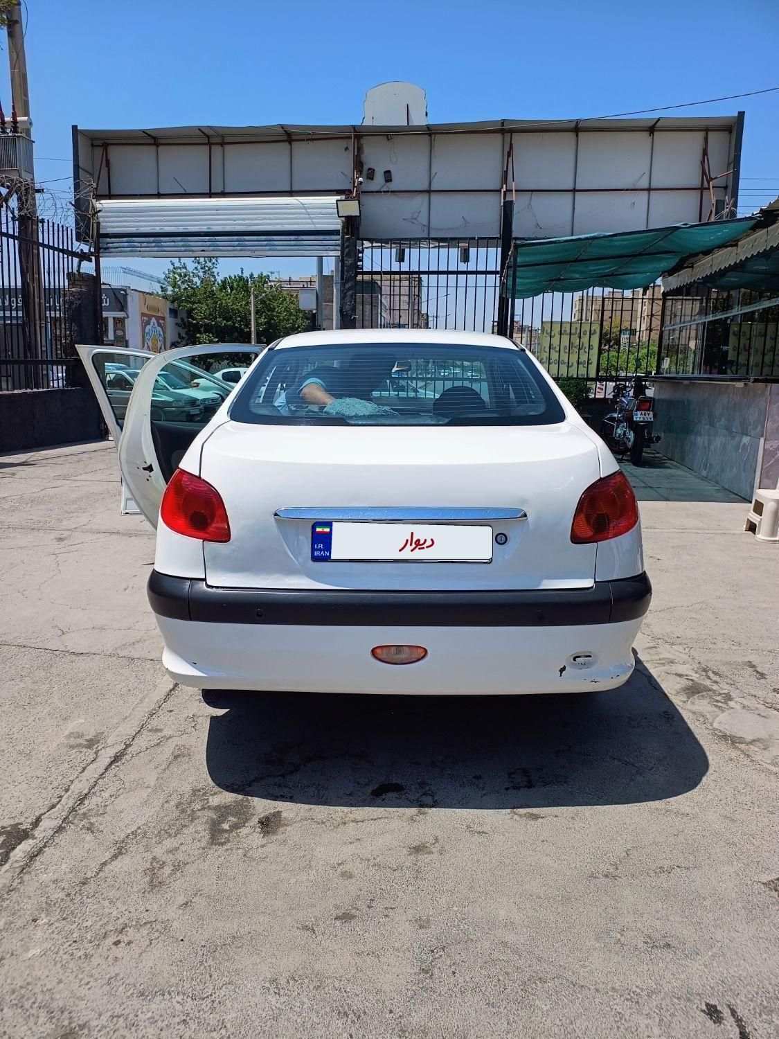 پژو ۲۰۶ صندوق دار v8 - 1394