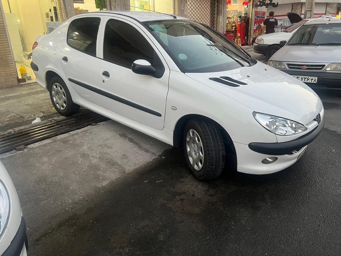 پژو ۲۰۶ صندوق دار v8 - 1394